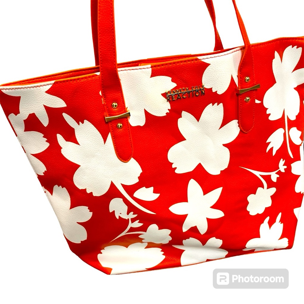 Kenneth Cole Reaction Shoulder Tote